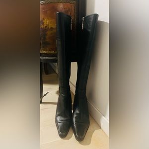 DNKY black leather boots
